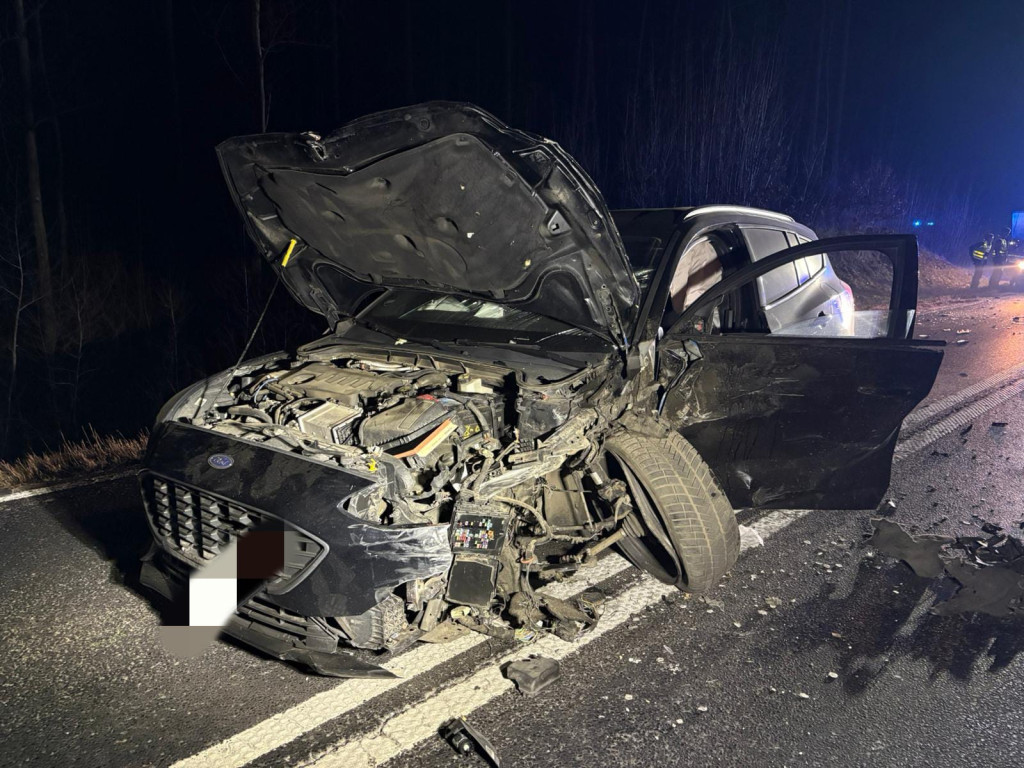 [DK 20] Czołowe zderzenie osobówek