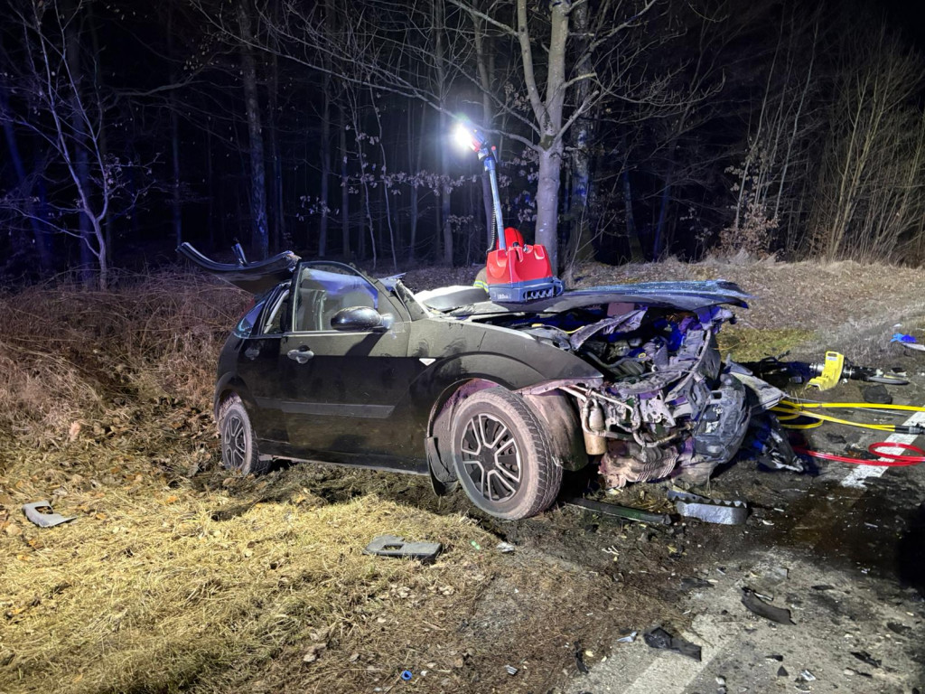 [DK 20] Czołowe zderzenie osobówek