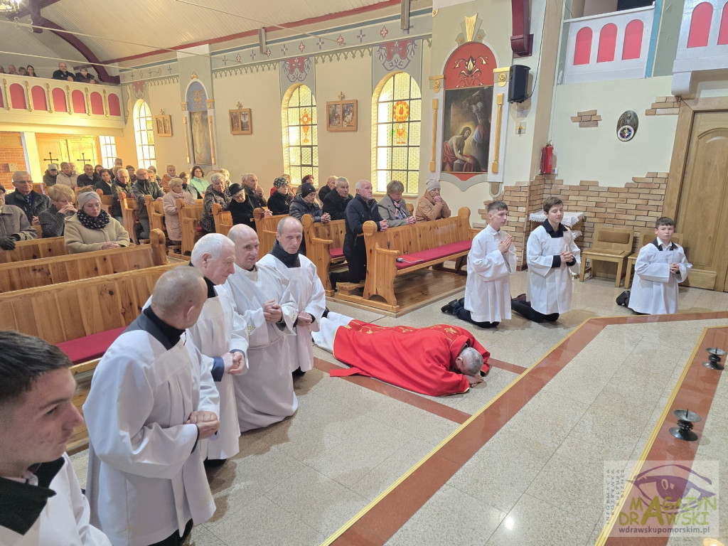 Wielki Piątek - Liturgia Męki Pańskiej