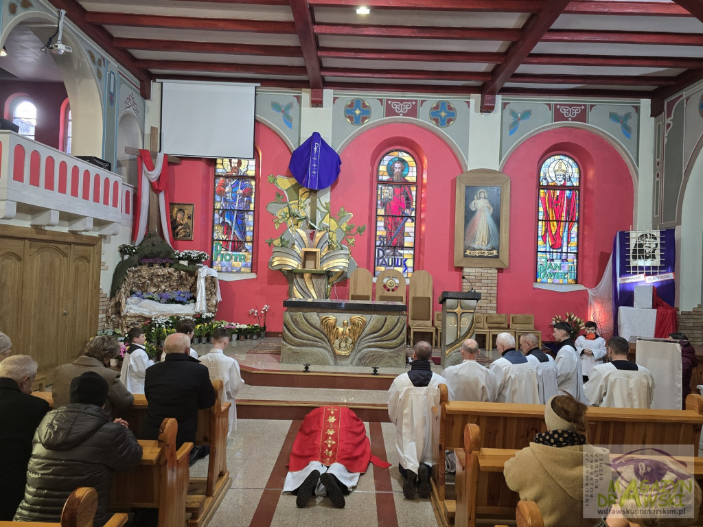 Wielki Piątek - Liturgia Męki Pańskiej