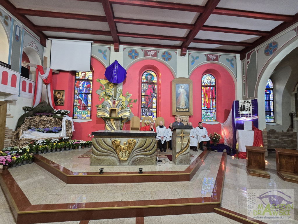 Wielki Piątek - Liturgia Męki Pańskiej