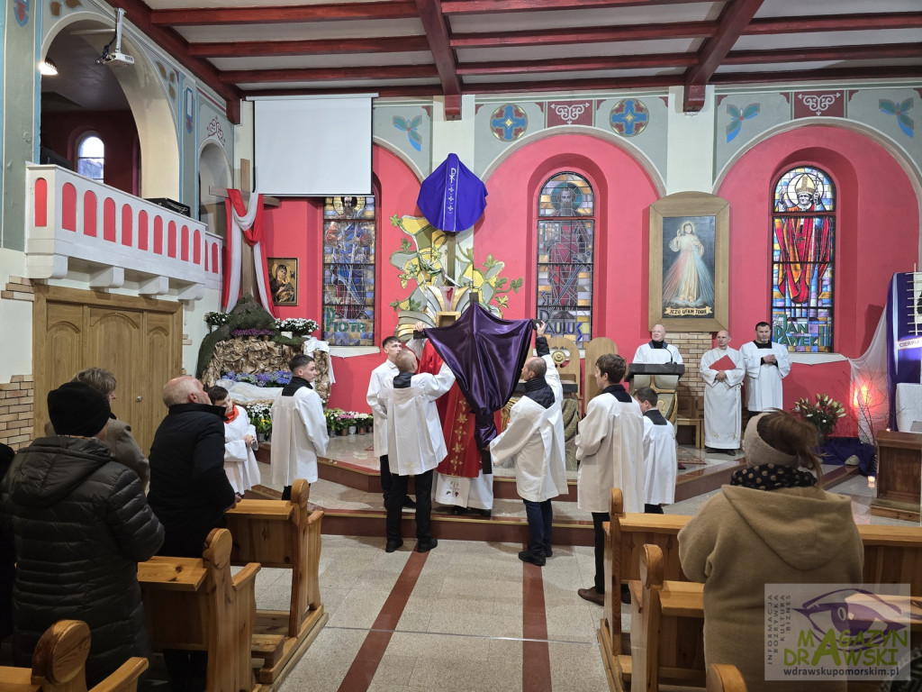 Wielki Piątek - Liturgia Męki Pańskiej