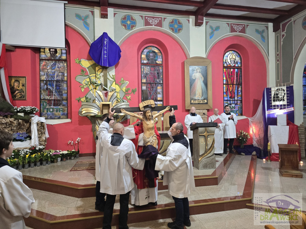 Wielki Piątek - Liturgia Męki Pańskiej