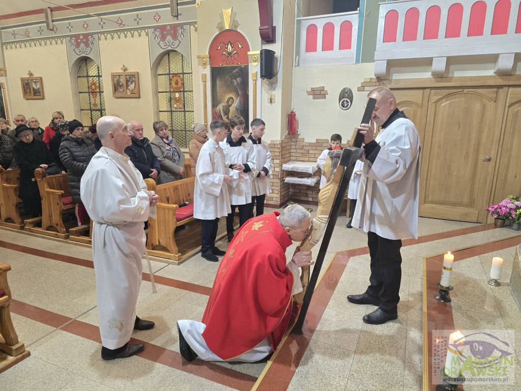 Wielki Piątek - Liturgia Męki Pańskiej