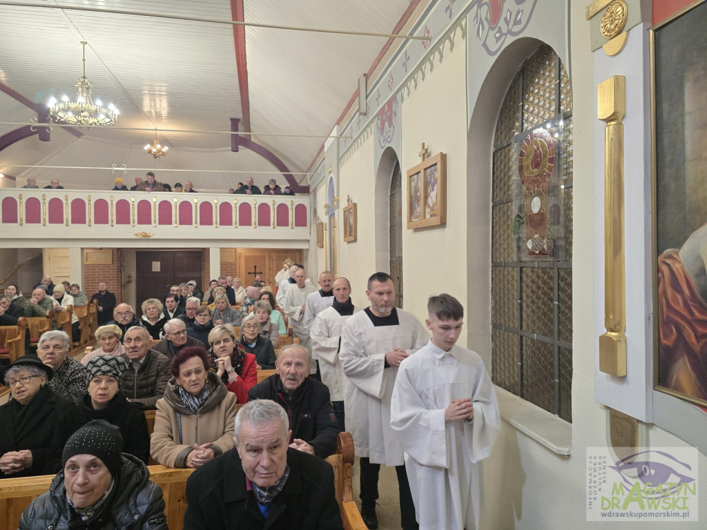 Wielki Piątek - Liturgia Męki Pańskiej