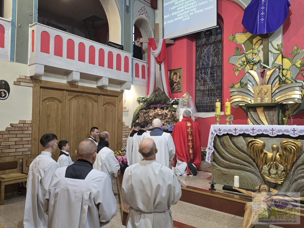 Wielki Piątek - Liturgia Męki Pańskiej