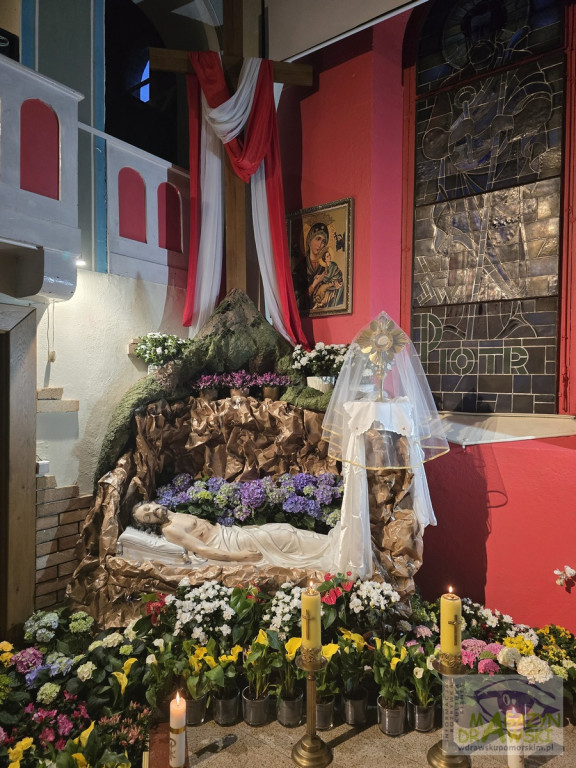 Wielki Piątek - Liturgia Męki Pańskiej