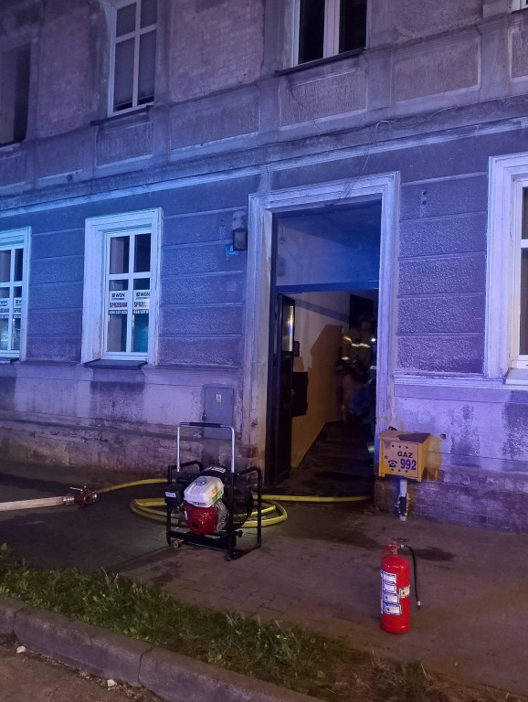 Złocieniec. Strażacy wynieśli 3 osoby