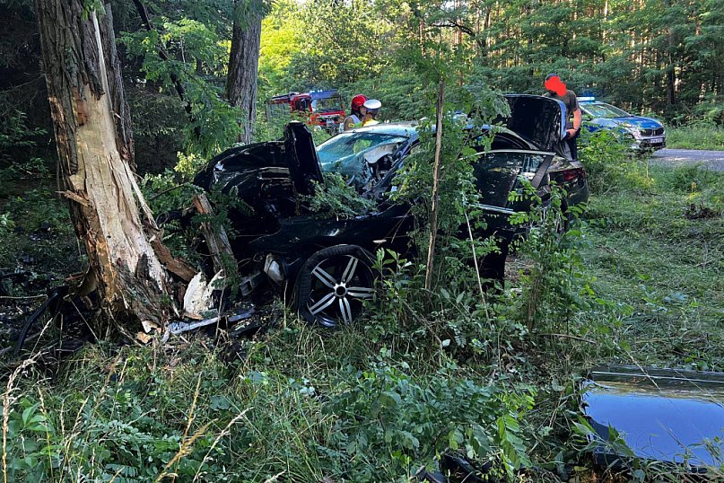 [DW 177] BMW wbiło się w drzewo