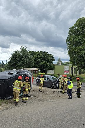 [DW 175] Bus uderzył w osobówkę pod Drawskiem Pomorskim-3144