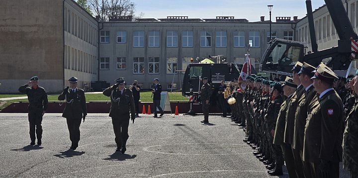 16 WOG świętuje -15052