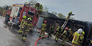 8 zastępów gasiło pożar w Rydzewie -10082