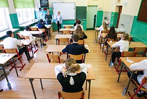 We wtorek rano ósmoklasiści piszą egzamin z j. polskiego-15279