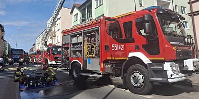 Pożar kamienicy w centrum miasta - ewakuowano 10 osób-15289