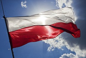Flaga i hymn na nowo? Rząd chce korekty przepisów dot. symboli narodowych-15985