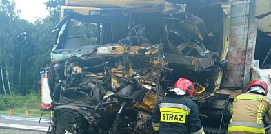 Jedna osoba zginęła w zderzeniu dwóch ciężarówek na DK6 -16016