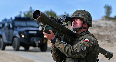 „Rzeczpospolita”: Polacy tracą wiarę w armię-16021
