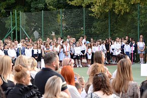 Nowy rok szkolny wystartował. Co się zmienia od 1 września?-16410