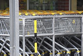 Czy 1 listopada zrobisz zakupy? Ten weekend zaskoczy wielu klientów-17126