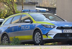 Obezwładniony, skuty kajdankami trafił przed sąd-17234