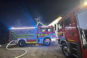 10 zastępów gasiło pożar koło Czaplinka-17400