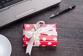 Świąteczna paczka może stać się problemem. Skarbówka patrzy z ukrycia-17464