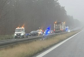 Po wypadku zablokowana droga S10-17538