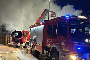 5 zastępów strażackich gasiło pożar w Czaplinku-17962