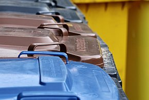 Fioletowe worki na odpady. Oto, co powinno tam trafiać-18003