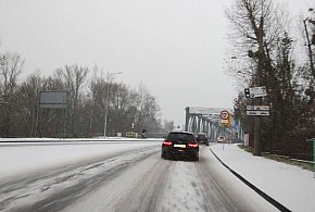 Poważne zagrożenie na drogach. Kierowcy często o tym zapominają-18086