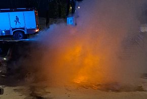 Czaplinek. Pojazd osobowy w ogniu