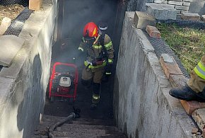 4 zastępy strażackie gasi pożar w Rzęśnicy