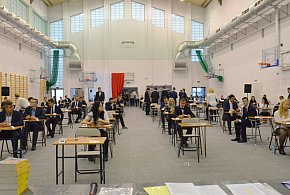 W poniedziałek rozpoczynają się trzydniowe egzaminy ósmoklasisty