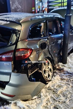 [DK 10] Tir wbił się w osobówkę-3236