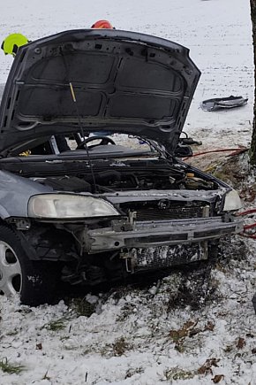 [DW 151] Samochodem w drzewo-3243