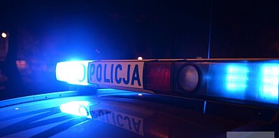 Pijany kierowca BMW  uszkodził pojazd policjanta i uciekł