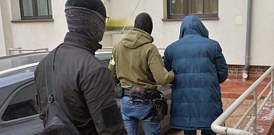 Kolejne cztery osoby zatrzymane ws. wystawiania nierzetelnych faktur VAT