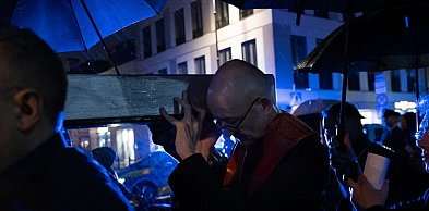 Wielki Post/ Abp Galbas zachęca do postu od ekranu i unikania rozrywki