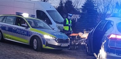 Policyjny pościg za 15 - latkiem zakończony zderzeniem z radiowozem