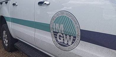 Początek tygodnia z silnym wiatrem i opadami deszczu