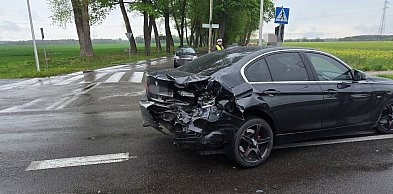 Deszcz problemem dla kierowców w regionie. Kolizje, dachowania i zdarzenia drogowe