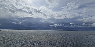 W całym kraju od poniedziałku wzrost zachmurzenia, przelotny deszcz, miejscami bur