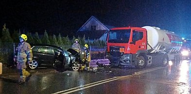 [DW 163] Osobówką w cysternę do przewożenia paliwa