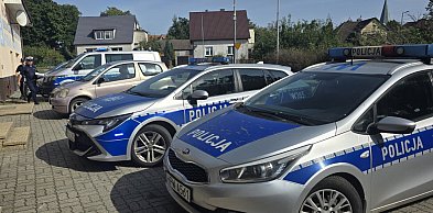 Mężczyzna zabarykadował się w mieszkaniu i groził zamordowaniem matki i dziecka