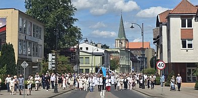 Eucharystyczny Chrystus przeszedł ulicami Drawska Pomorskiego