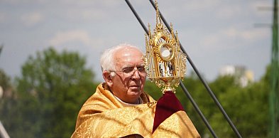 Abp Depo: zaczyna się od palenia krzyża, a później będzie się podpalać kościoły