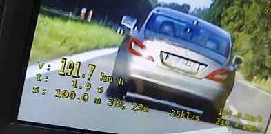 Pędził Mercedesem ponad 190 km/h ... -16646