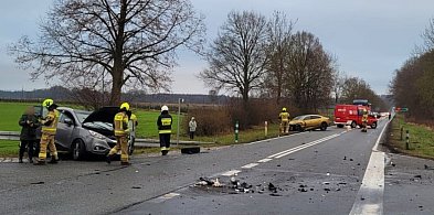 [DK 20] Zderzenie dwóch pojazdów - są ranni-17851