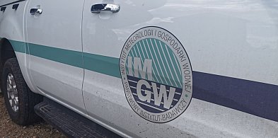 Opady marznące i gołoledź w całym kraju; od połowy tygodnia powrót mrozów