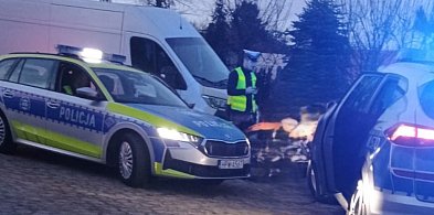 Policyjny pościg za 15 - latkiem zakończony zderzeniem z radiowozem